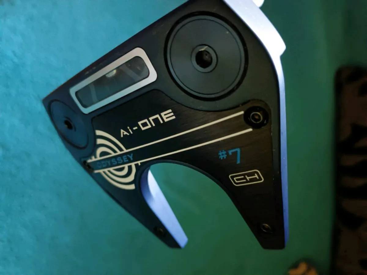 Odyssey Ai 7 CH putter. New condition. - Image 1