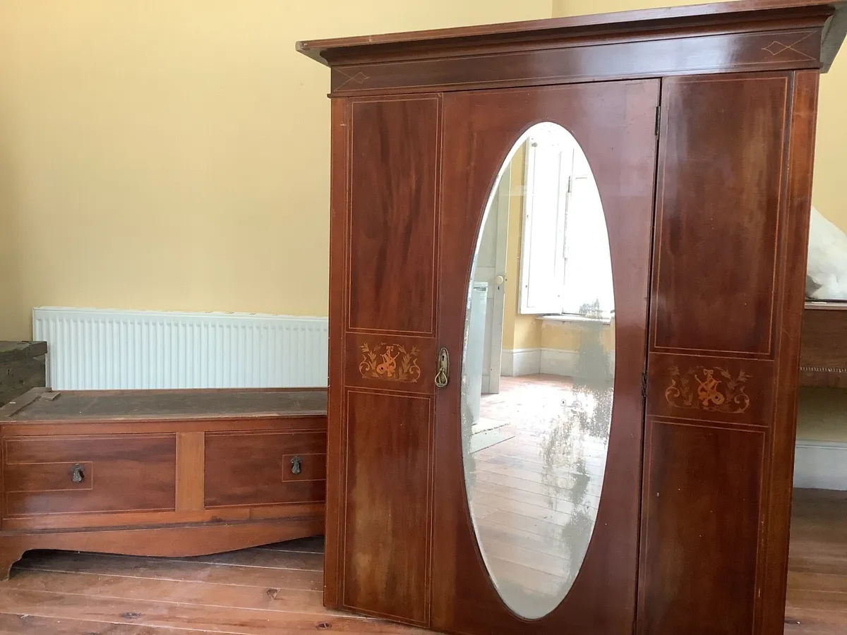 Antique wardrobe - Image 1