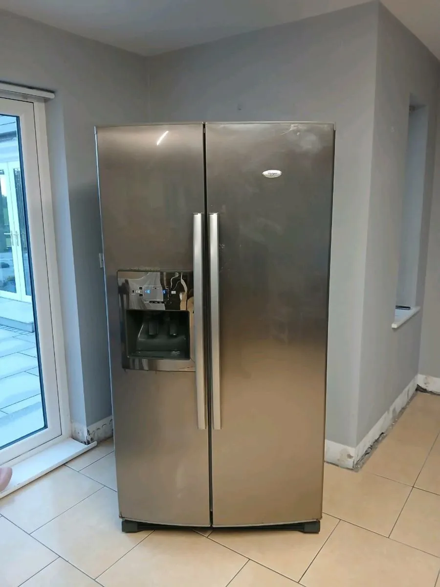 American Fridge freezer + intergrated microwave - Image 1