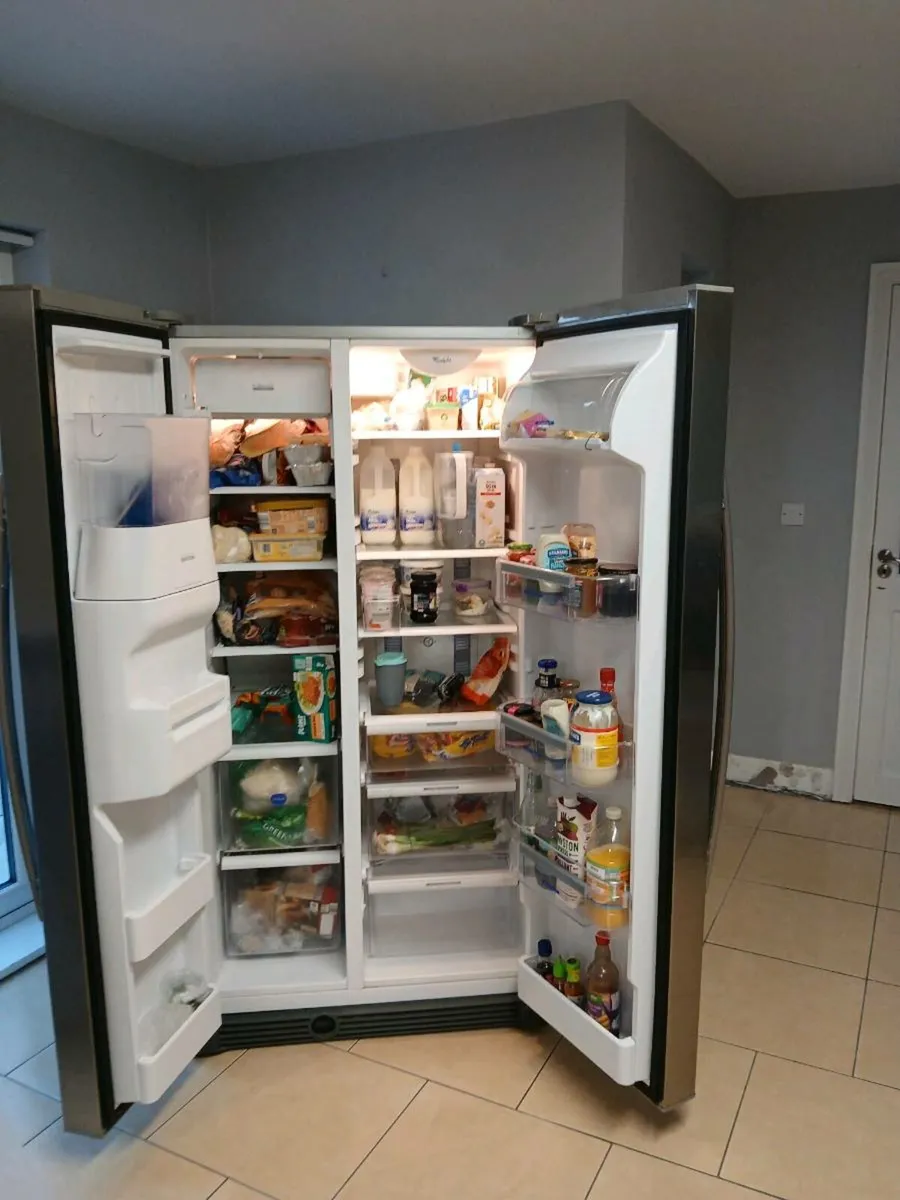American Fridge freezer + intergrated microwave - Image 2