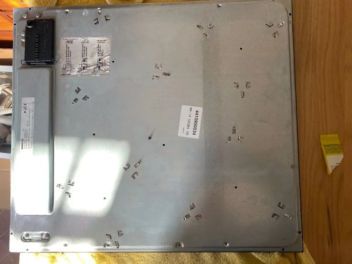 Beko Ceramic Hob - Image 3