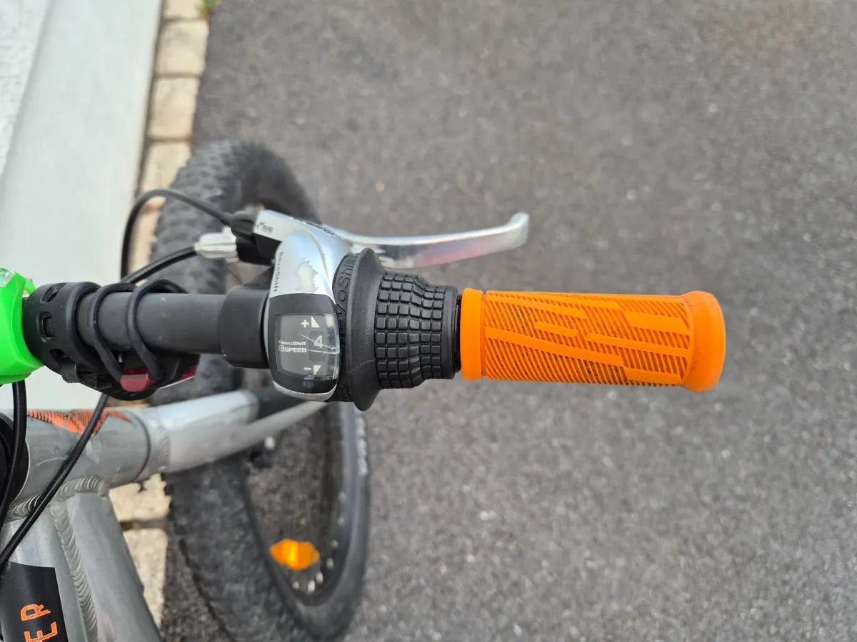 Childrens bike - Image 3