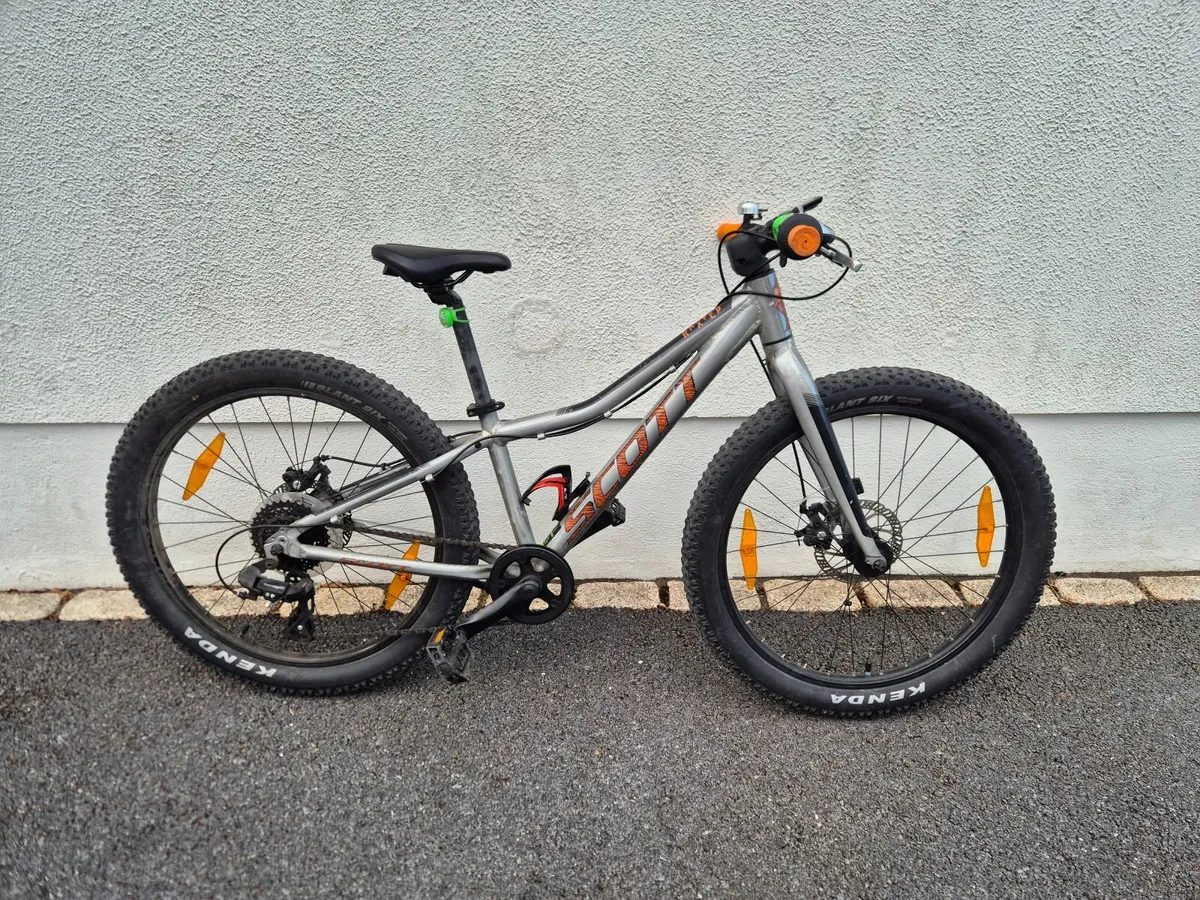 Childrens bike - Image 1