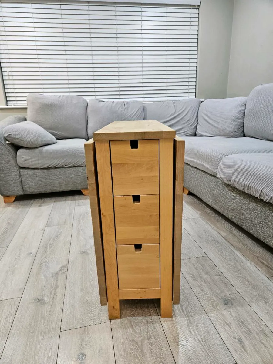 Foldable table - Image 1