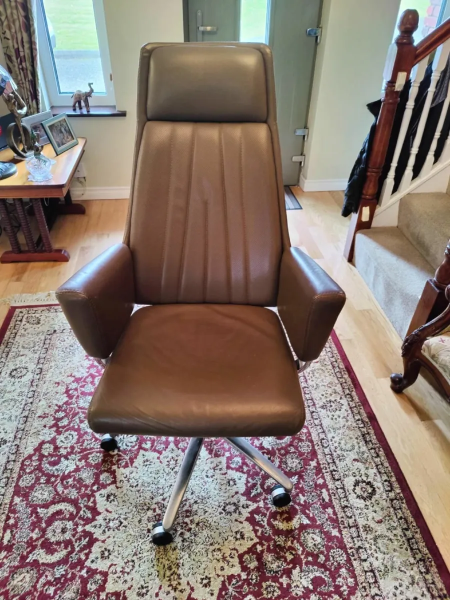 Office Chair - Image 1