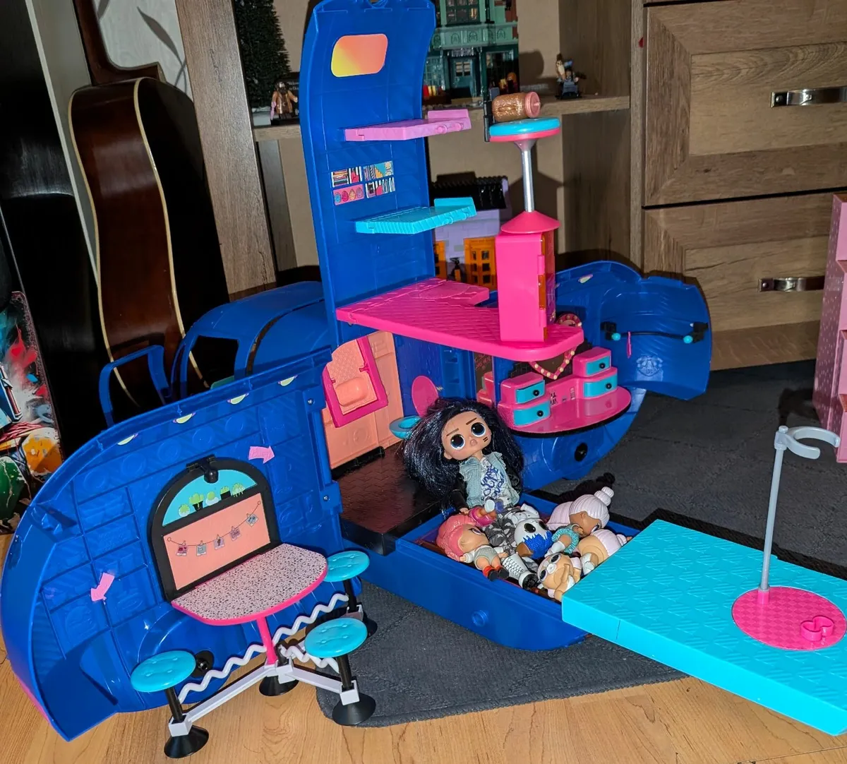 LOL camper van & Dolls, Babies, Pets & OMG Doll - Image 2