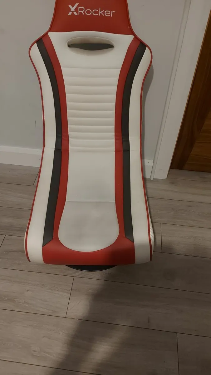 Gaming swivel chair
