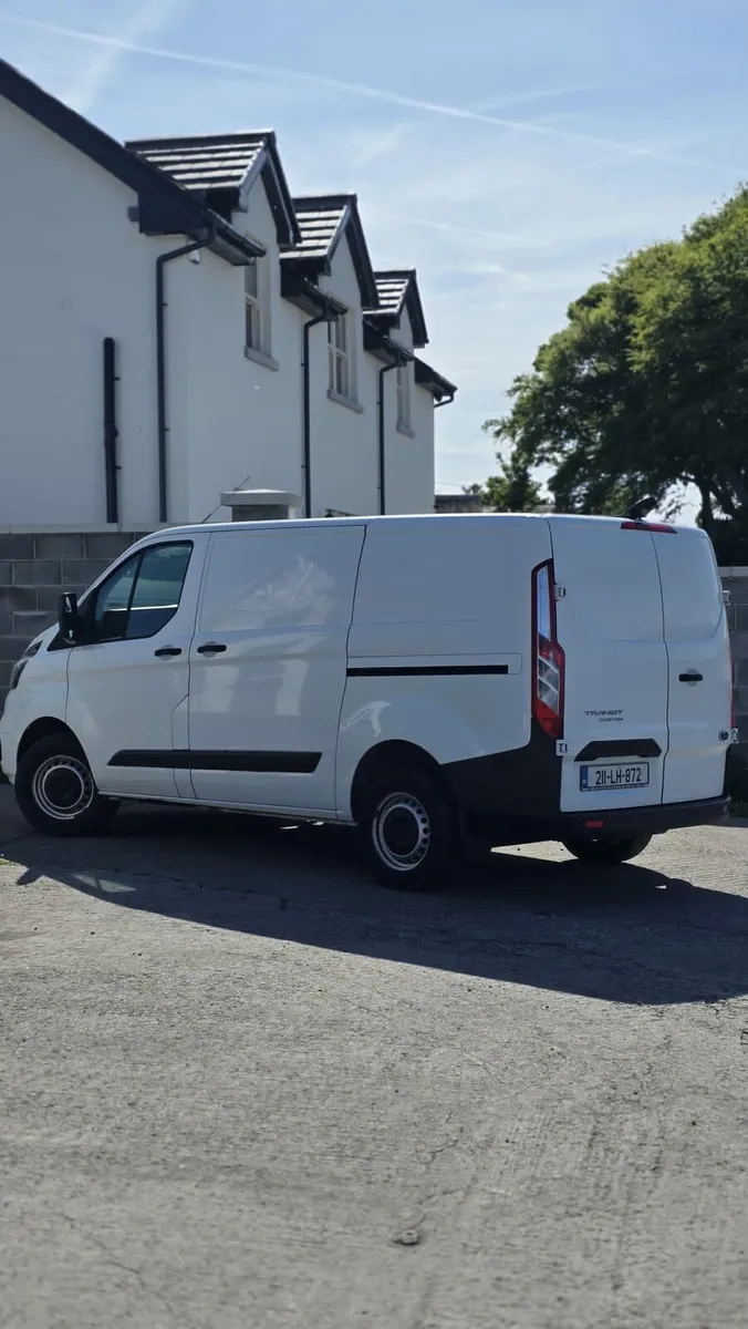 Ford Transit Custom 211 Low Miles - Image 2