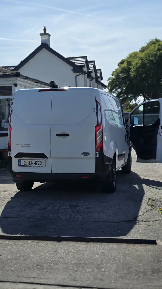 Ford Transit Custom 211 Low Miles - Image 3