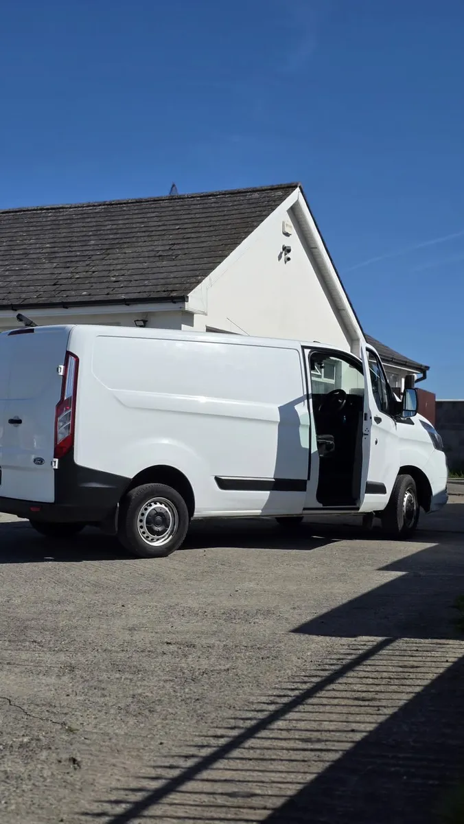 Ford Transit Custom 211 Low Miles - Image 4
