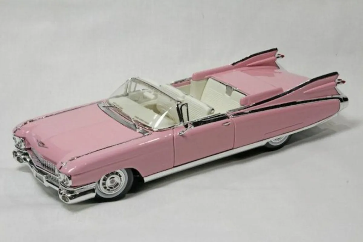 1/18 scale, Loved By Elvis - Image 1