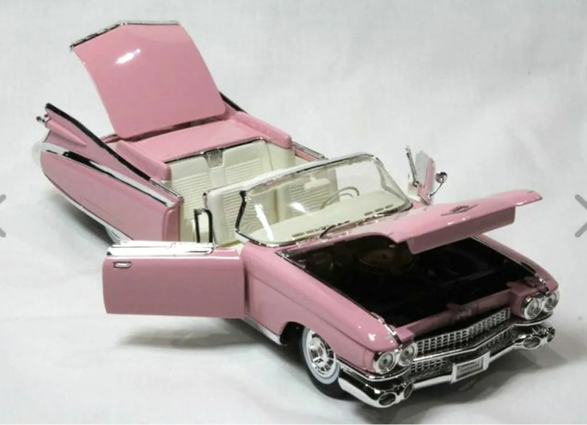 1/18 scale, Loved By Elvis - Image 3