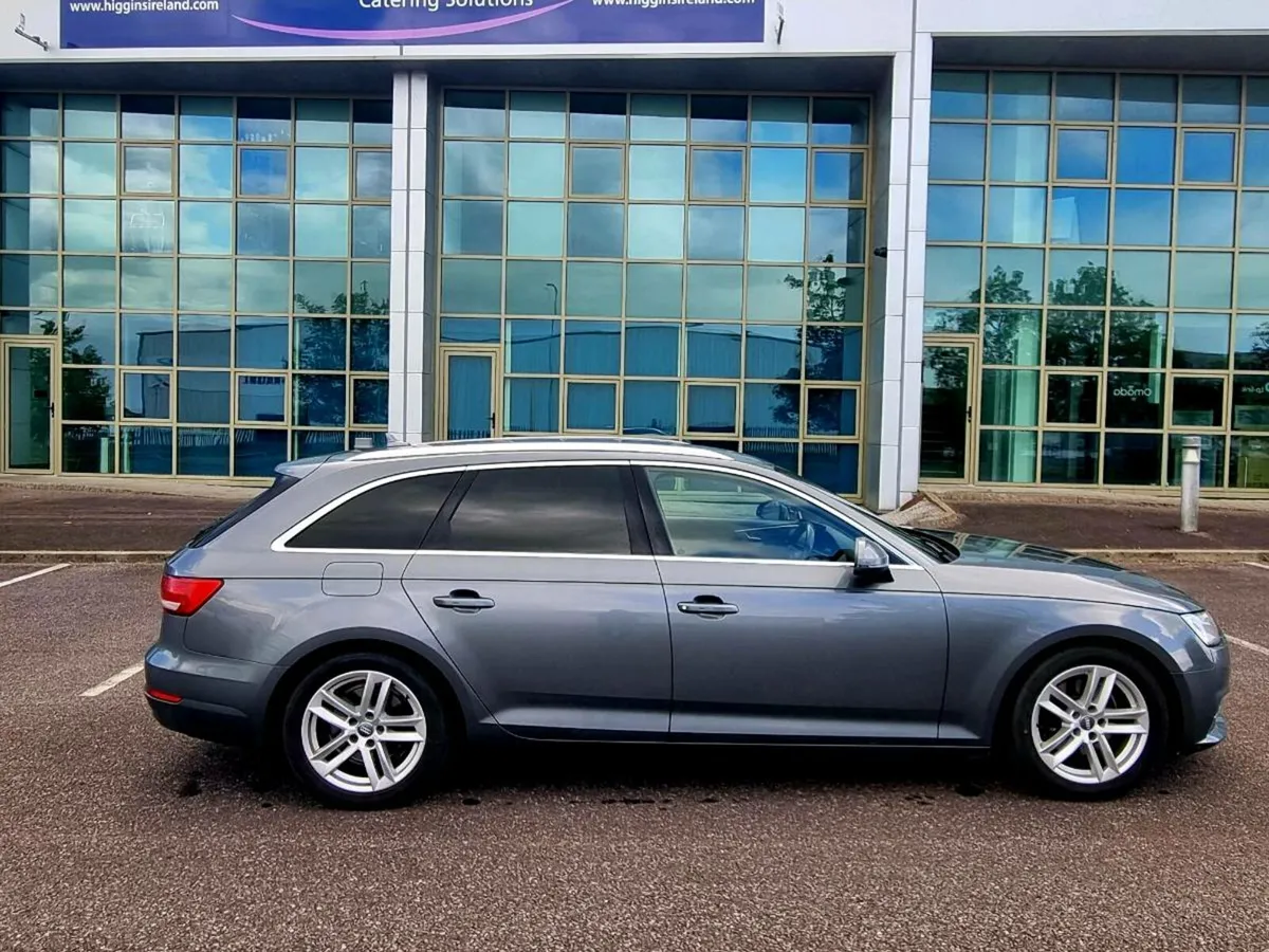 Audi a4 Avant ultra Sport AUTOMATIC - Image 4