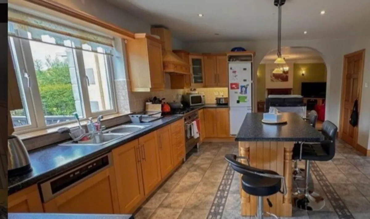 Solid Oak Kitchen - Image 1