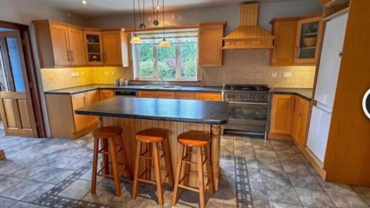 Solid Oak Kitchen - Image 3