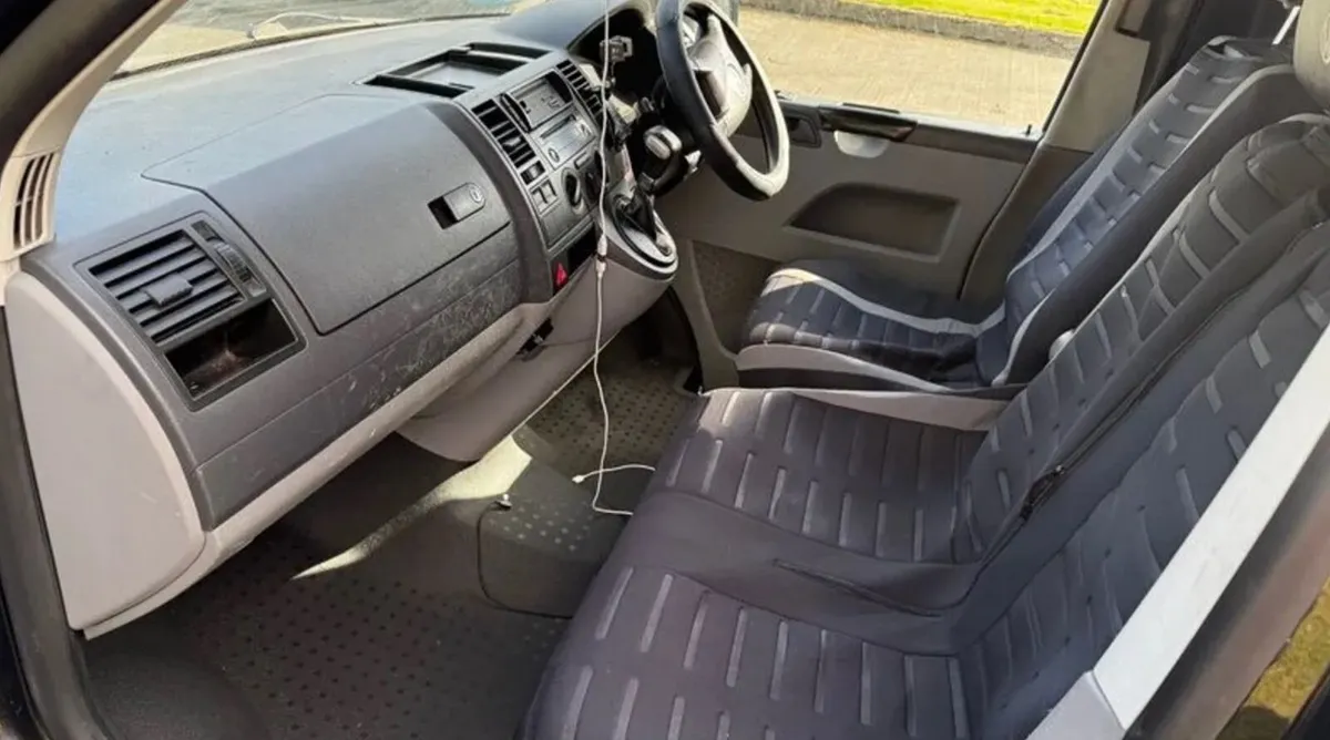 2007 Volkswagen Transporter automatic long - Image 2