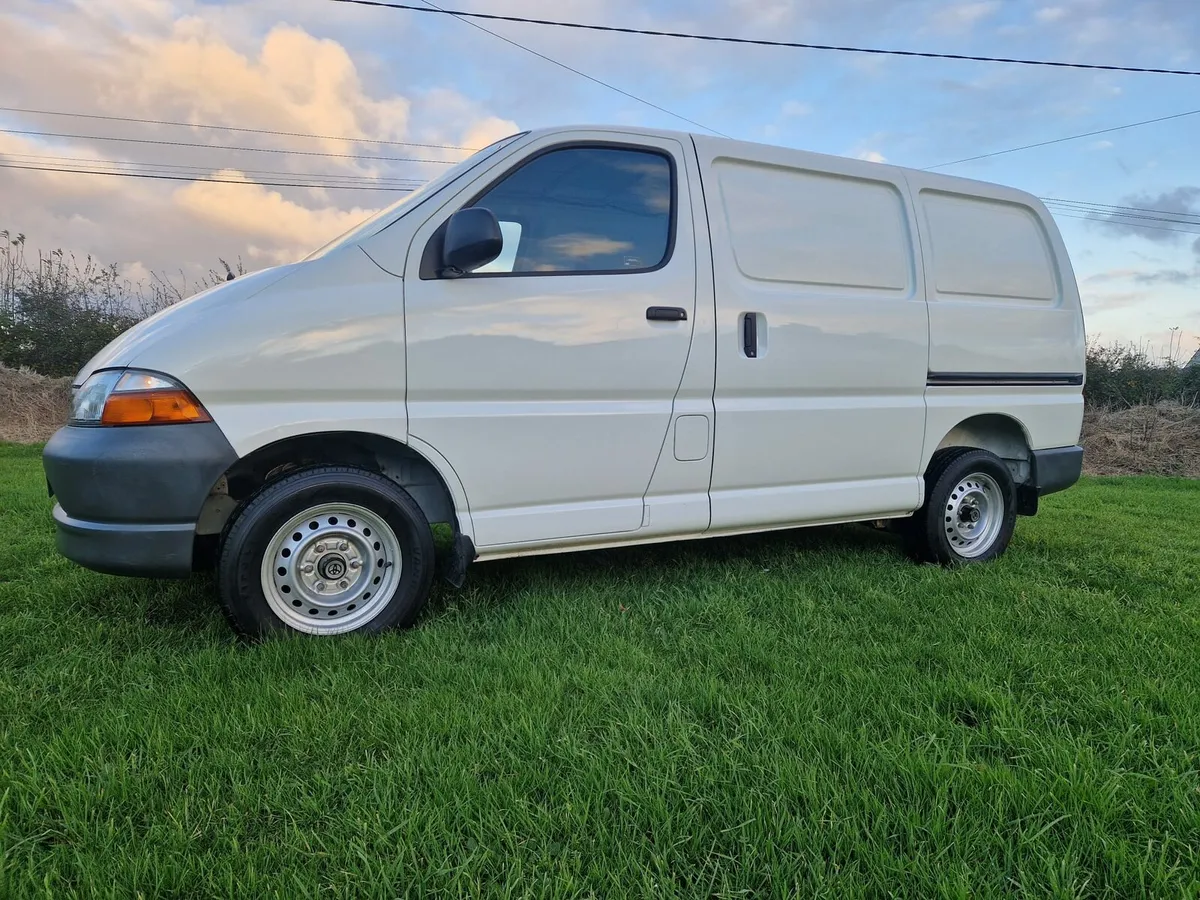 Toyota Hiace - Image 3