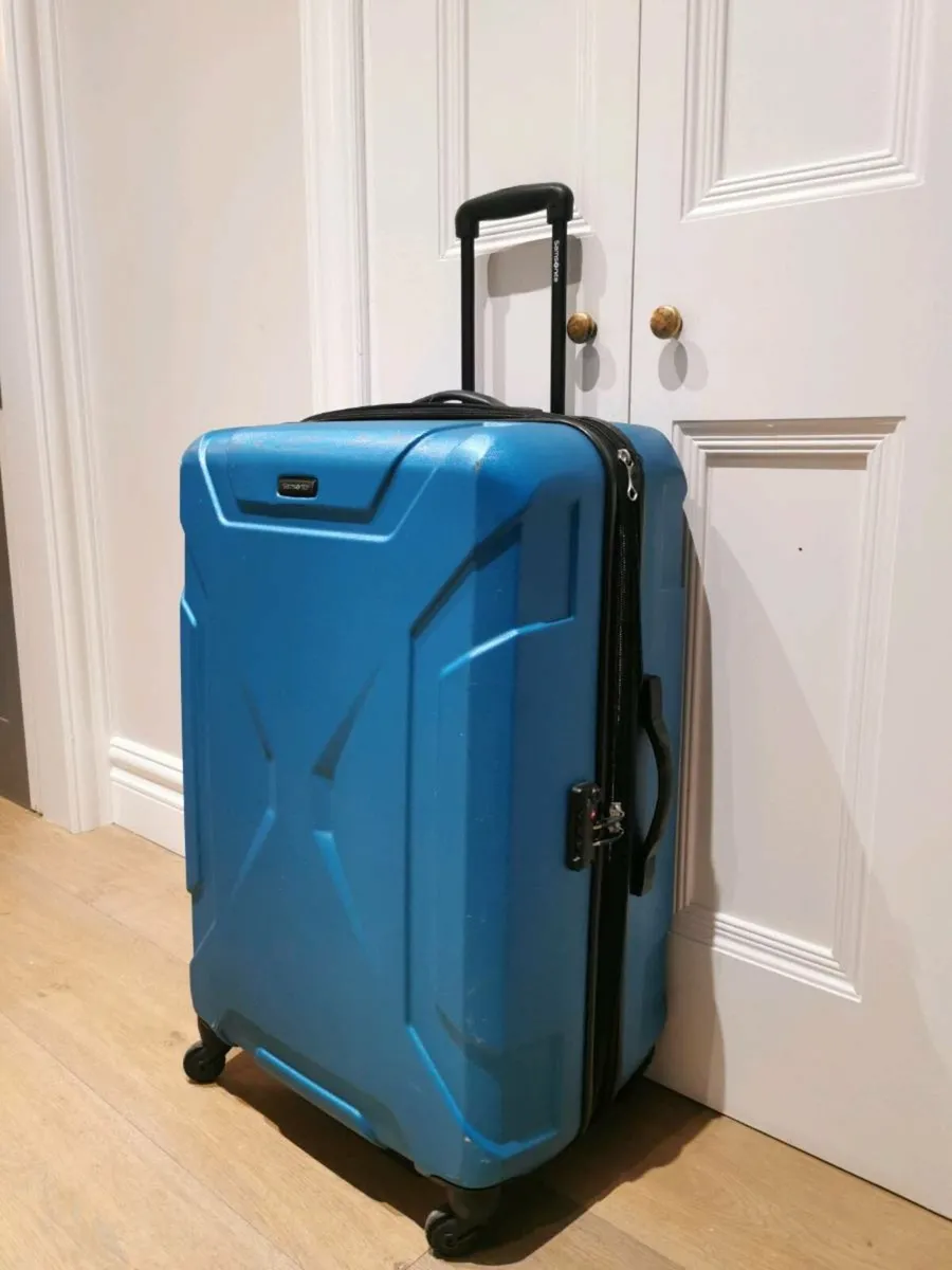 Samsonite Large lightweight Suitcase - Image 1