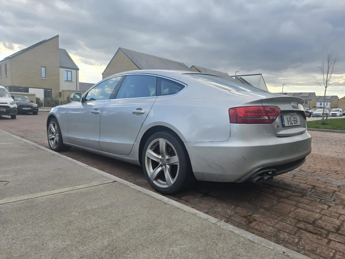 Car - Image 2