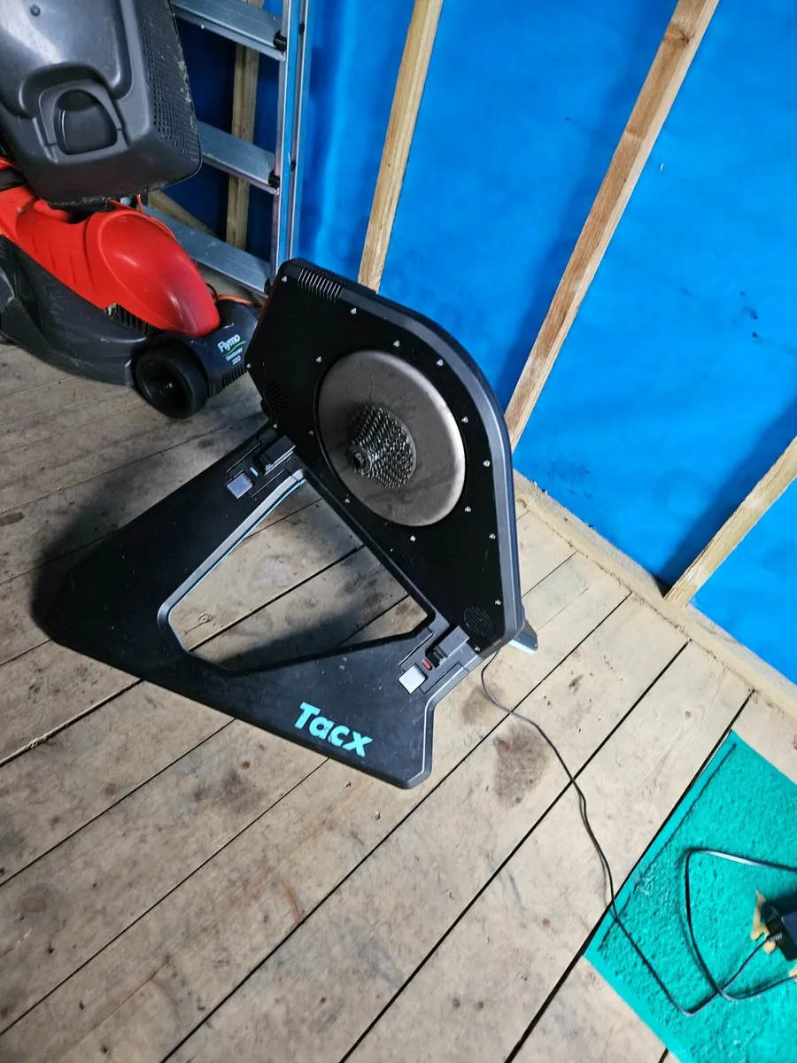 Tacx Neo 2 turbo trainer