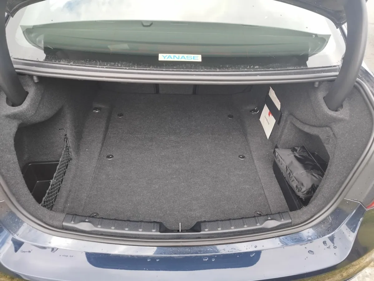 Car - Image 3