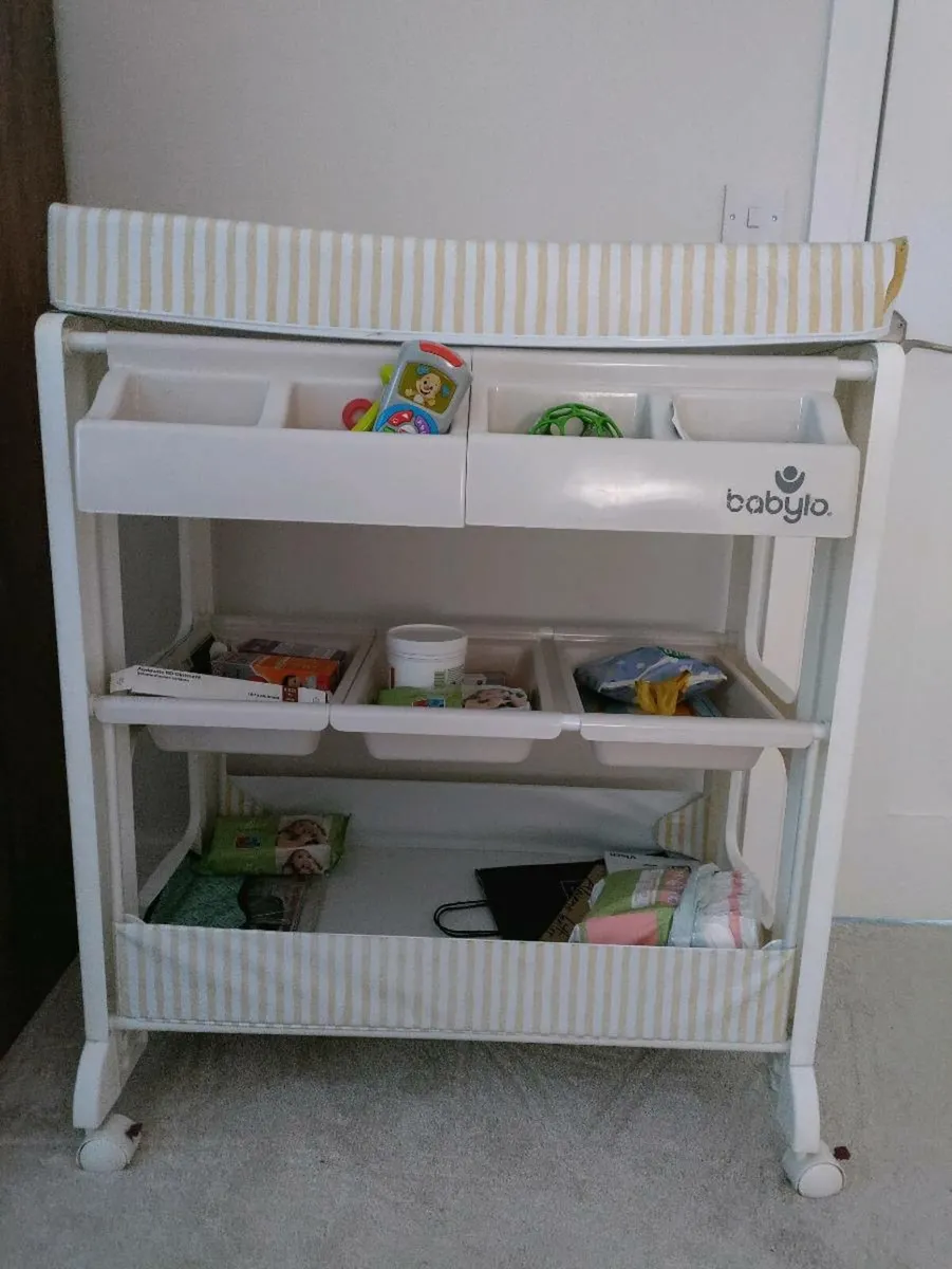Babylo Bath and Changing table - Image 3