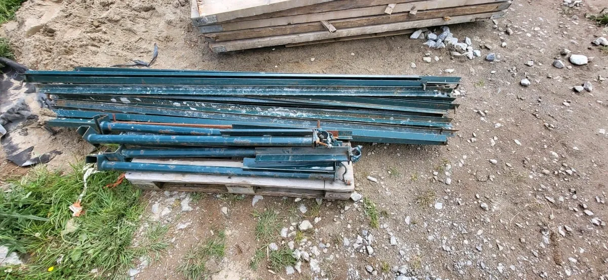 Scaffolding - can be sold in bays - Image 4