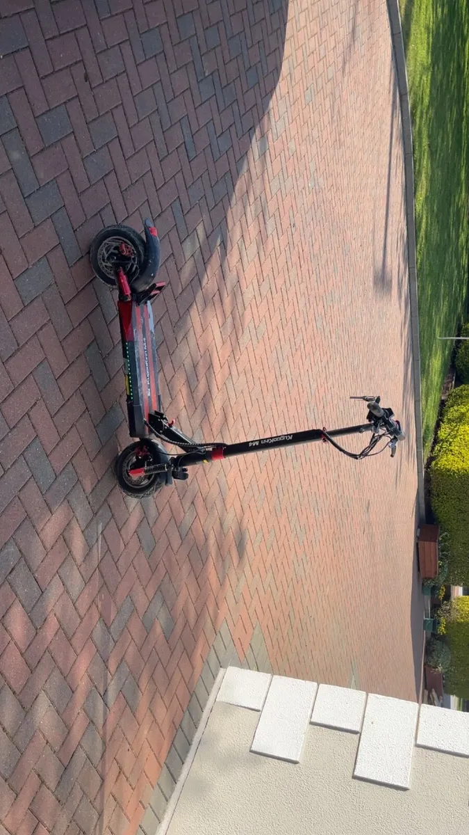 Electric scooter - Image 2