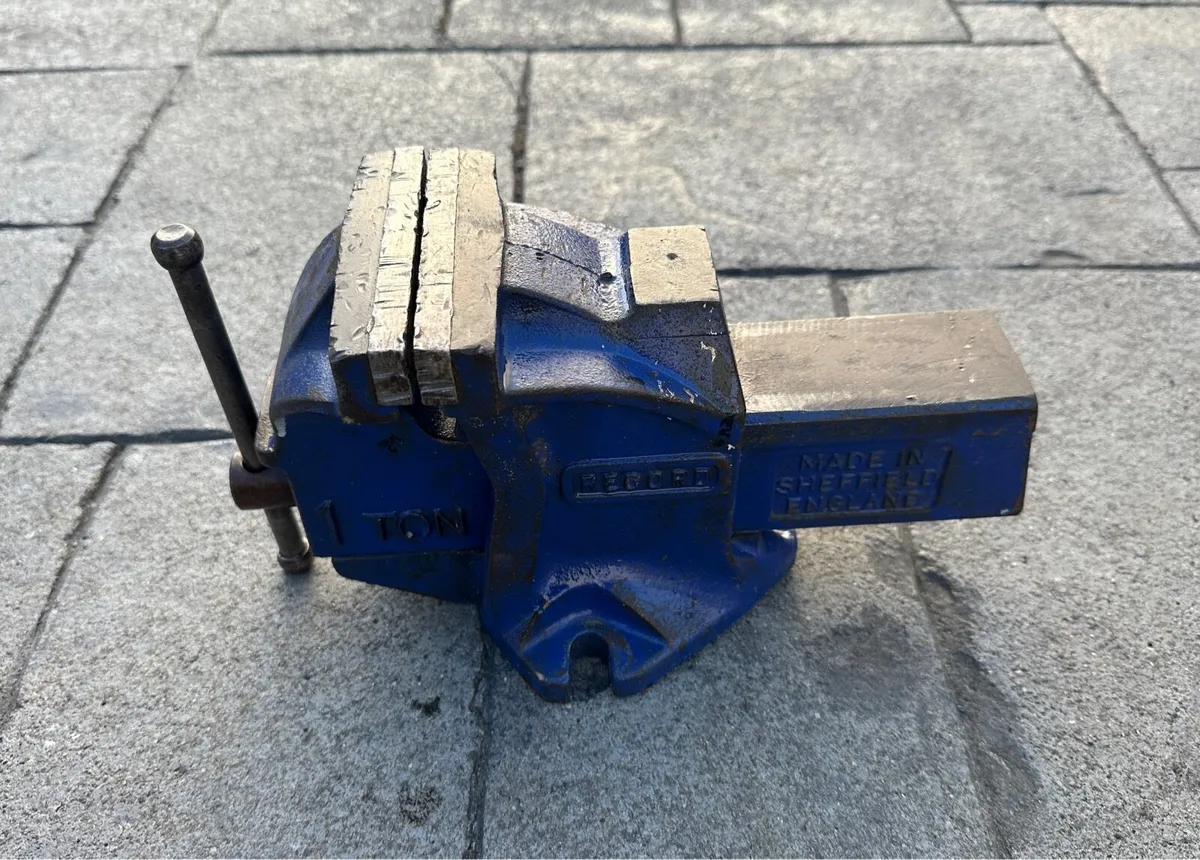 Record Bench Vice - Image 1