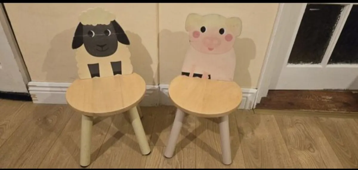Kids wooden table and chairs - Image 1