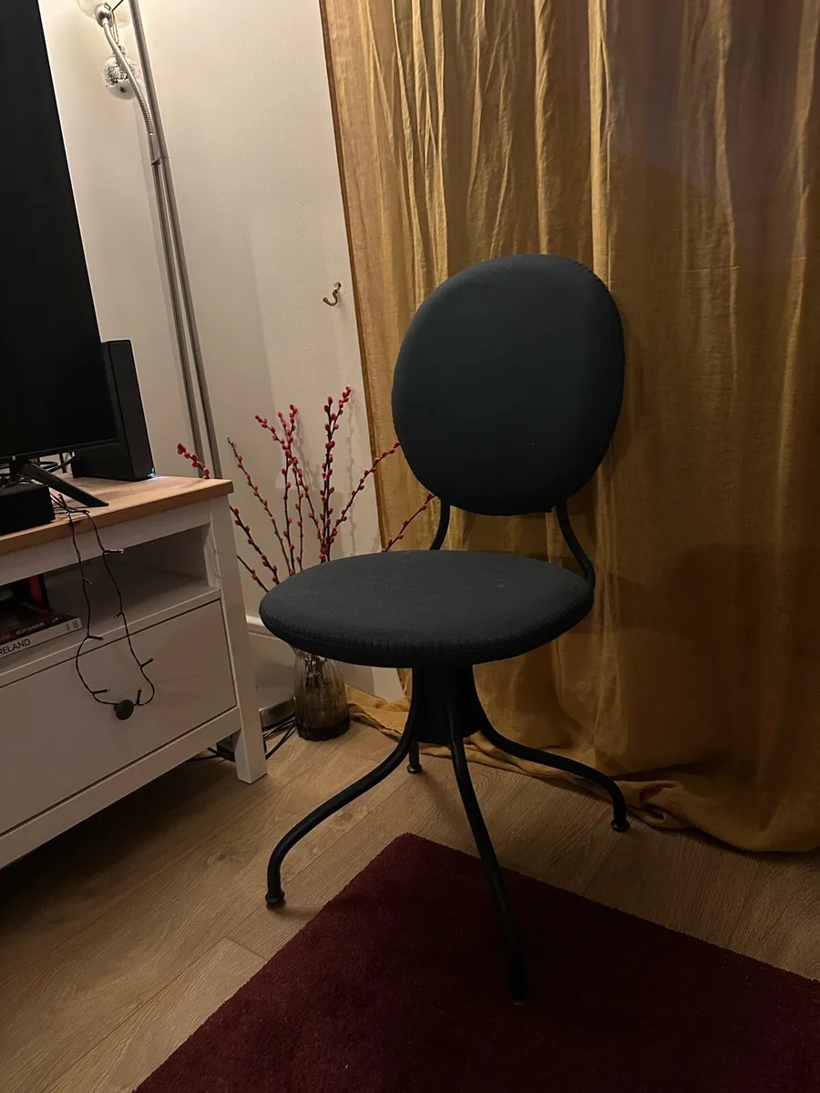 Navy blue chair - Image 1