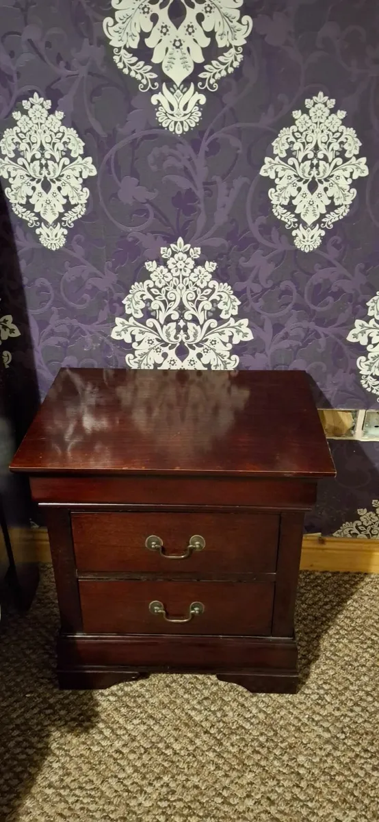 Bedroom furniture - Image 1