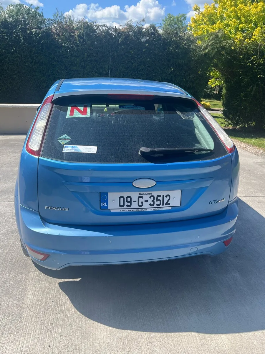 Blue Ford Focus - Image 4
