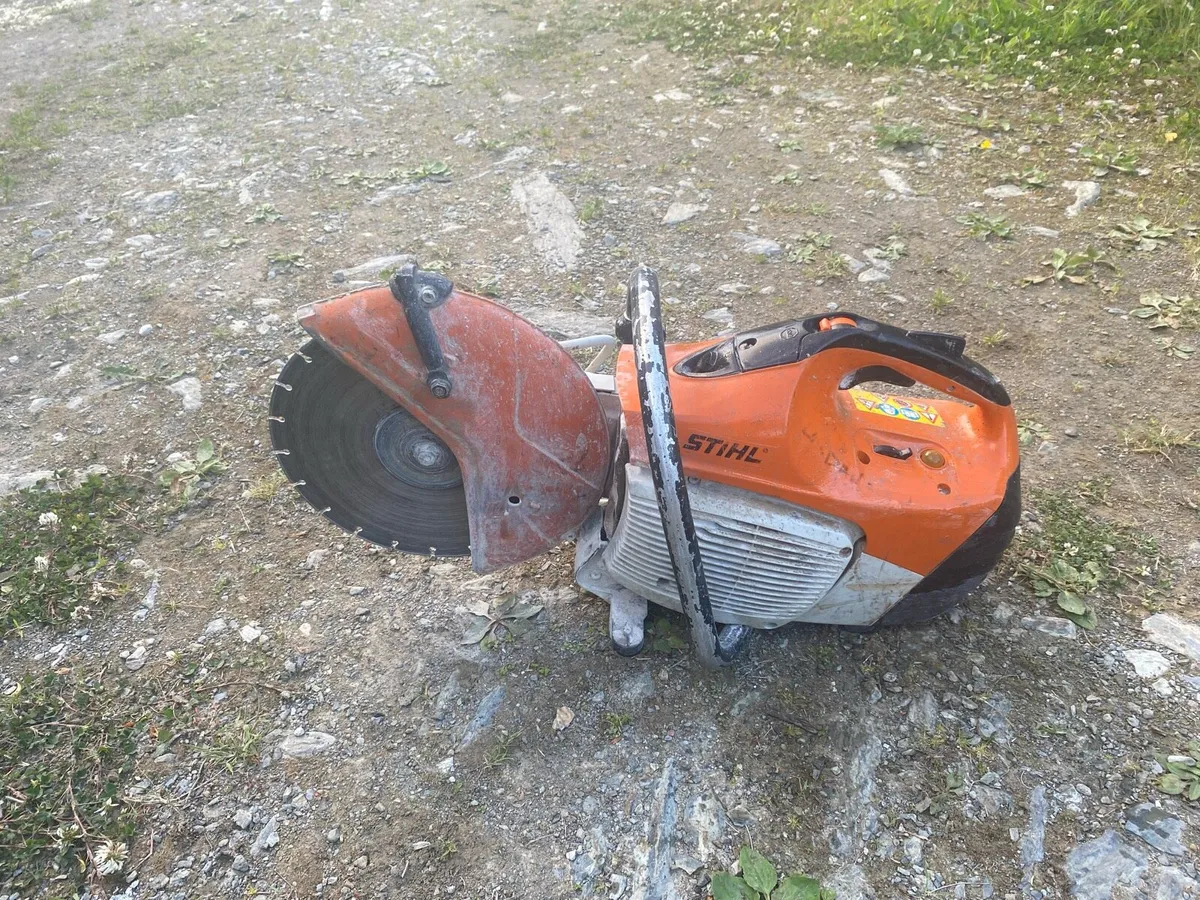 Con saw/petrol cement mixer. - Image 2
