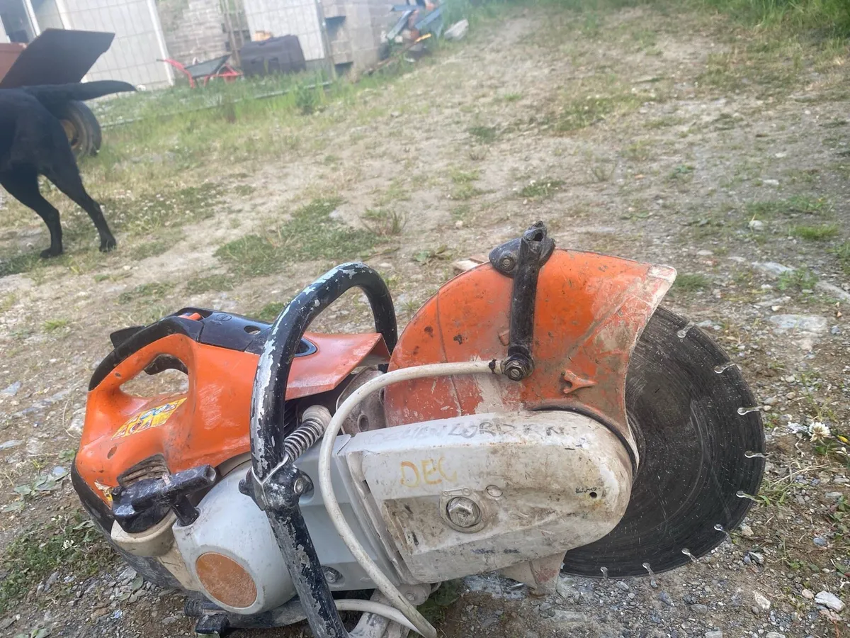 Con saw/petrol cement mixer. - Image 3