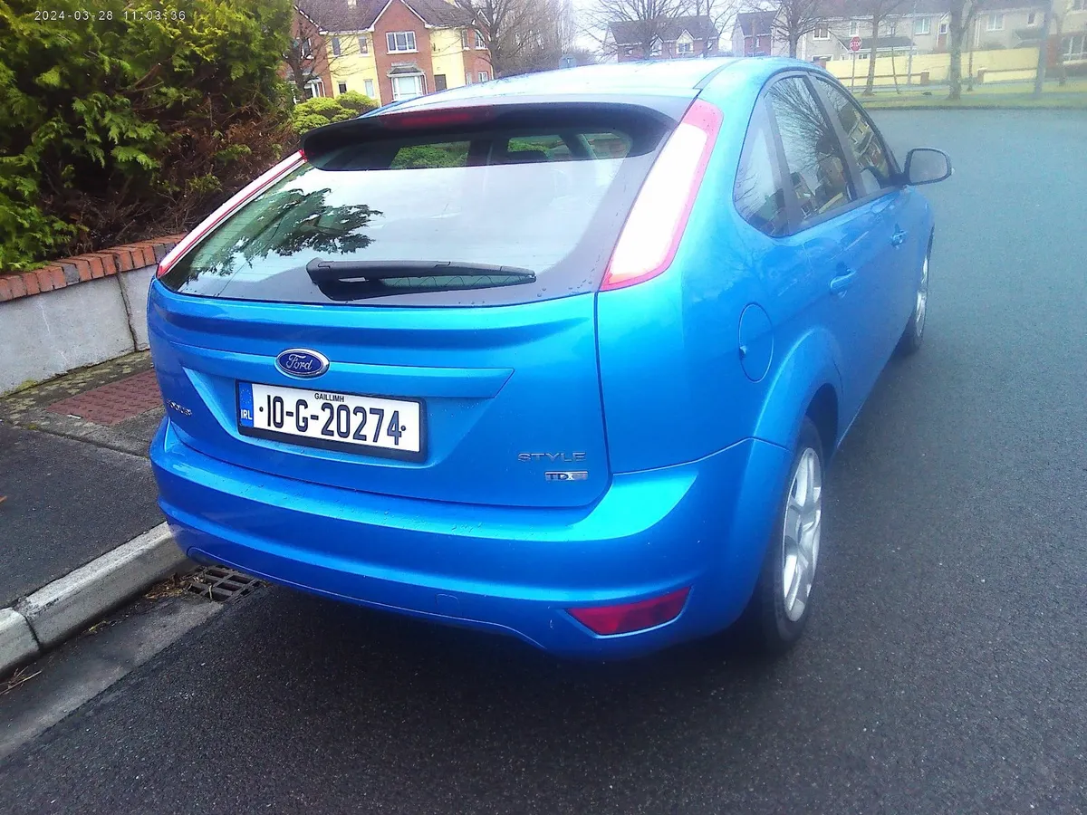 Ford Focus 2010 - Image 4