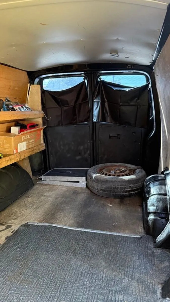 2007 Volkswagen Transporter automatic long - Image 3