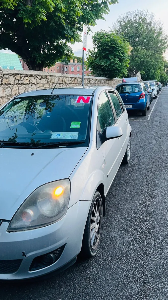 Ford fiesta 2500€ - Image 3