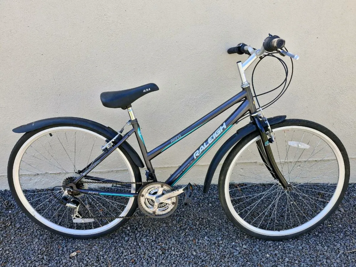 Raleigh ladies bicycle - Image 4