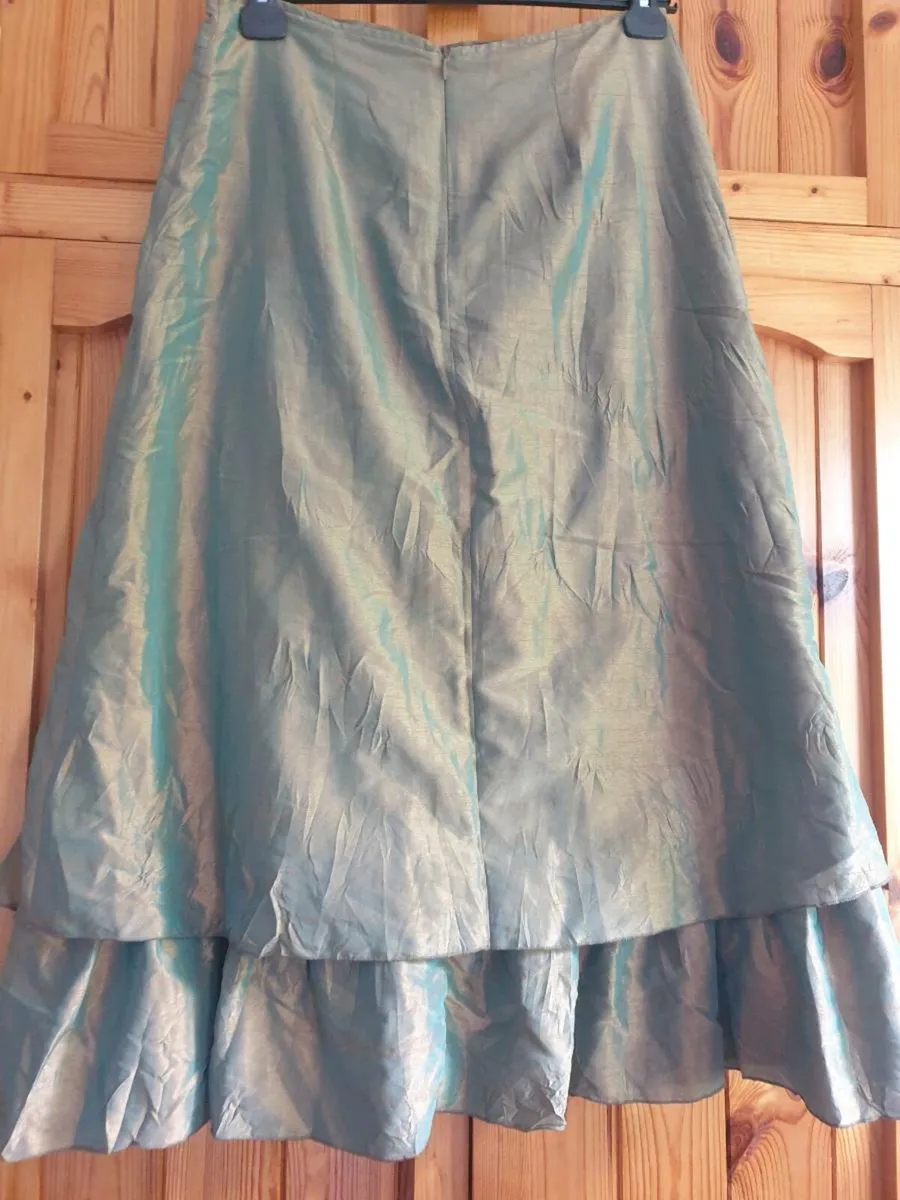 Womens Green skirt - Image 3