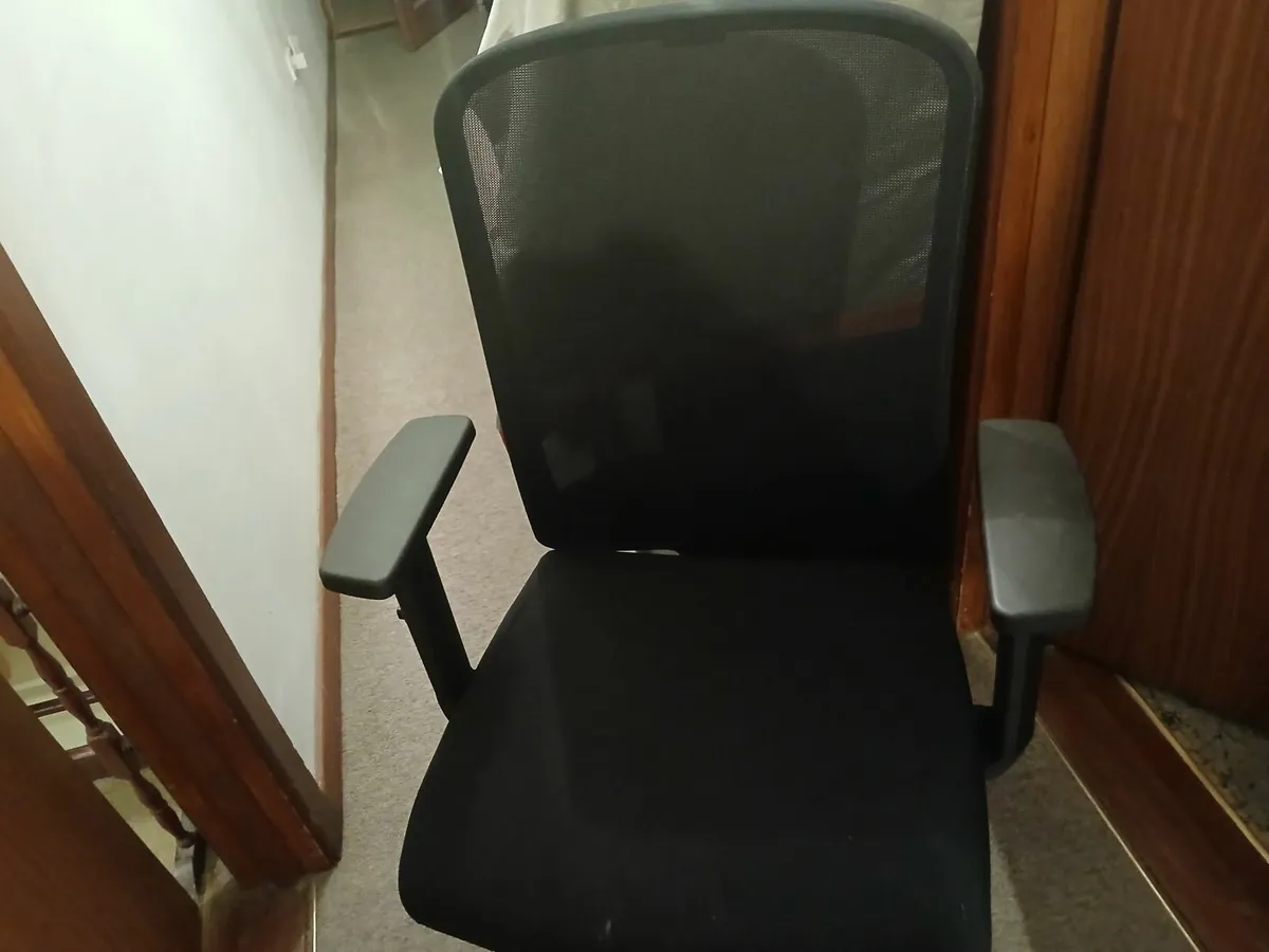 Office chair new ...delux ..vest nett delivered - Image 1