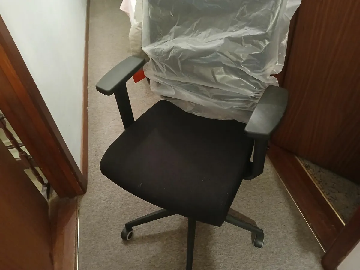 Office chair new ...delux ..vest nett delivered - Image 3