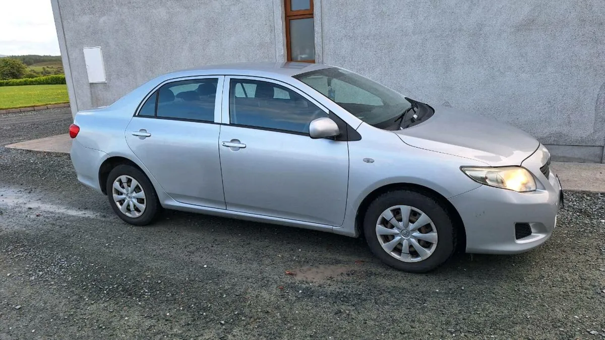 TOYOTA COROLLA 1.4 PETROL - Image 2