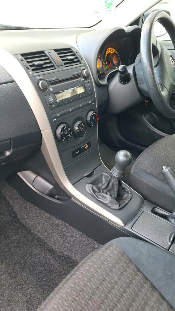 TOYOTA COROLLA 1.4 PETROL - Image 4