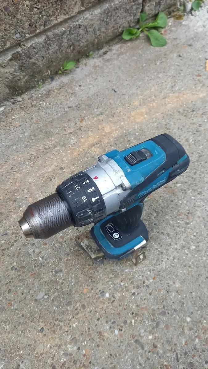Makita Cordless Combi Drill - Image 2