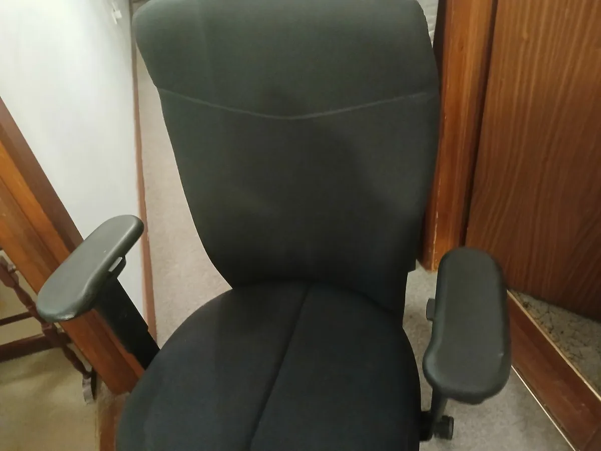 Office chair masters ...new...delivered - Image 4