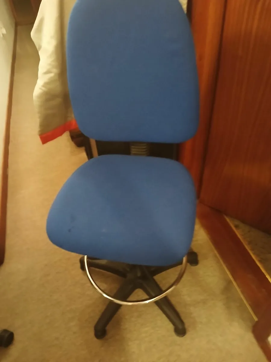 Office chair ...new...delivered - Image 3