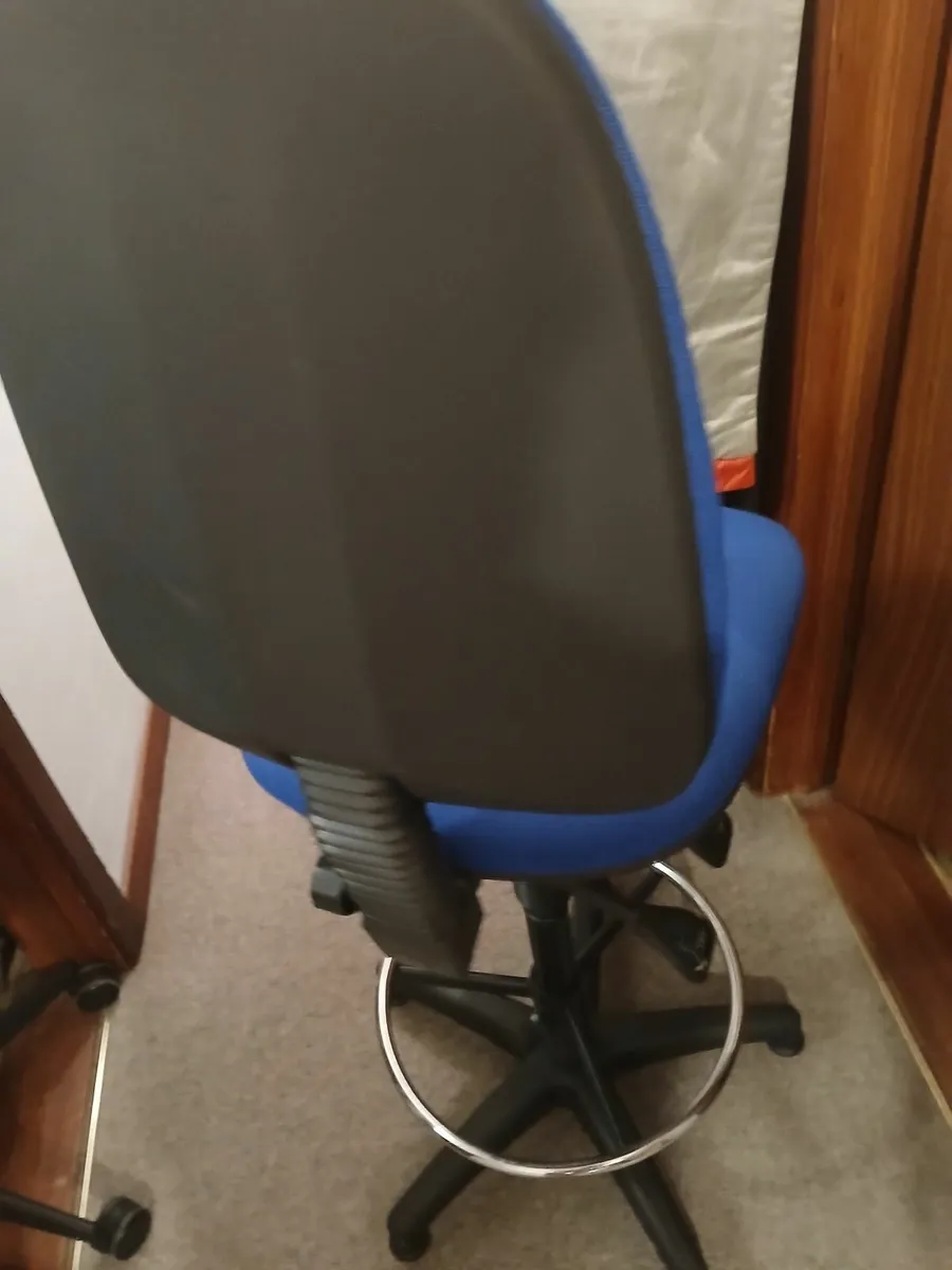 Office chair ...new...delivered - Image 4