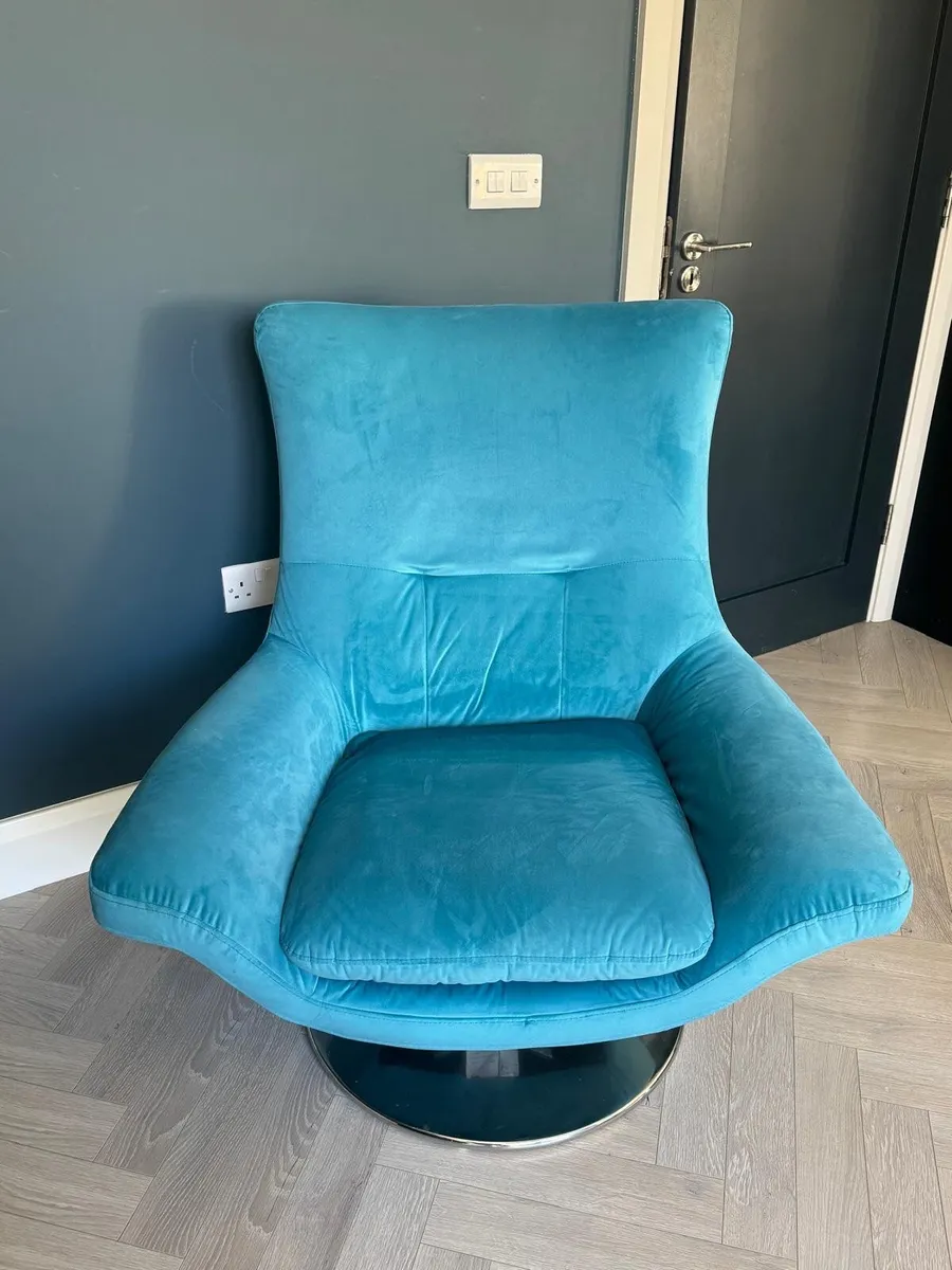 Teal Fabric Swivel Chair - Image 1
