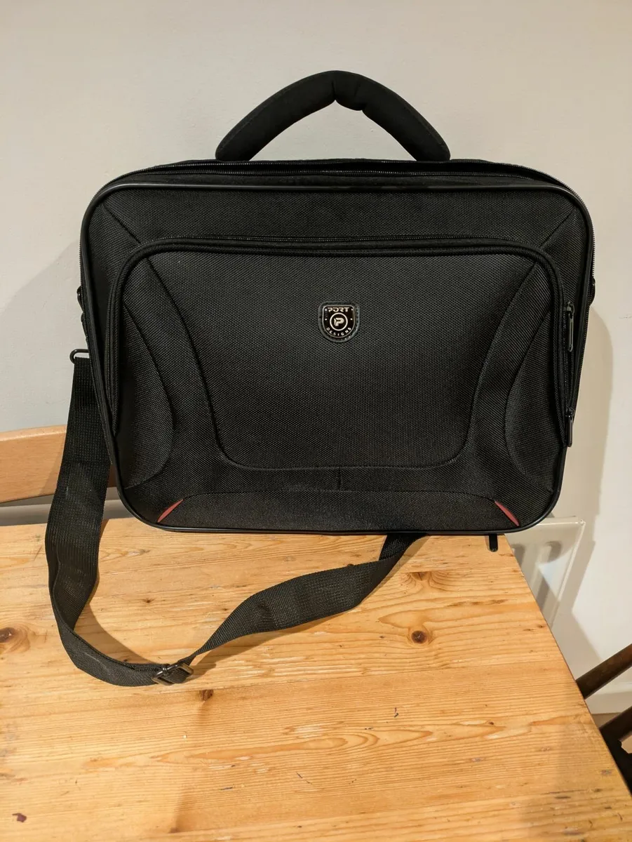 Fujitsu Laptop - Windows 10 - With Laptop Bag - Image 4